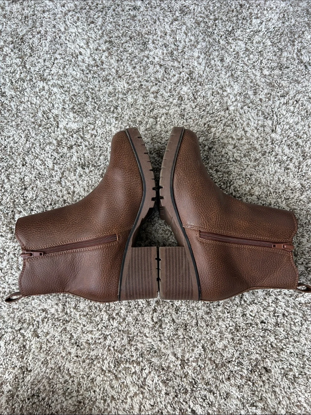 MIA Kids Casen Chelsea Boot In The Color Luggage Size 4